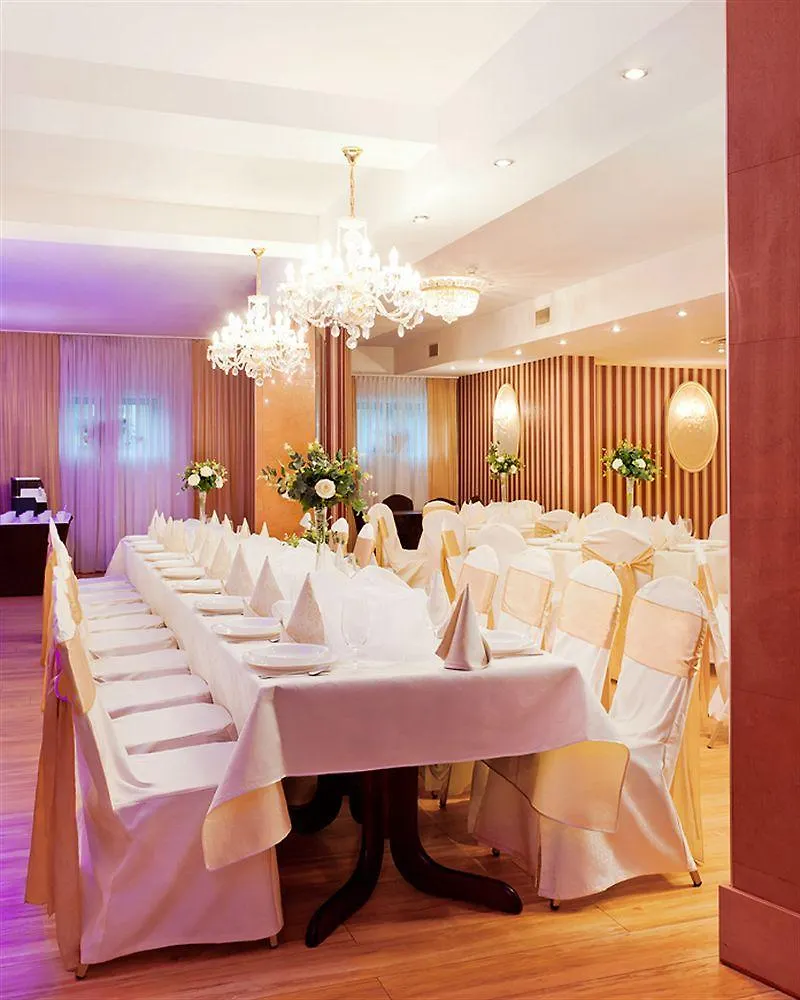 Jasek Premium Hotel فروتسواف