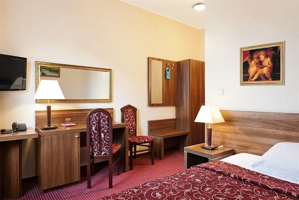 Jasek Premium Hotel Vratislav 3*,